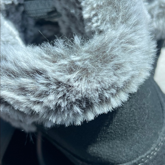 Skechers Black Ankle Boots with Gray Fur Air cooled Goga mat - Picture 11 of 11